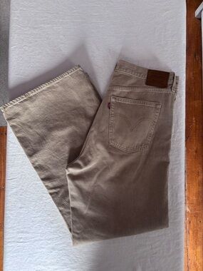 Women’s Levi’s Travertine Tan Ribcage Wide Leg Jeans Size 32